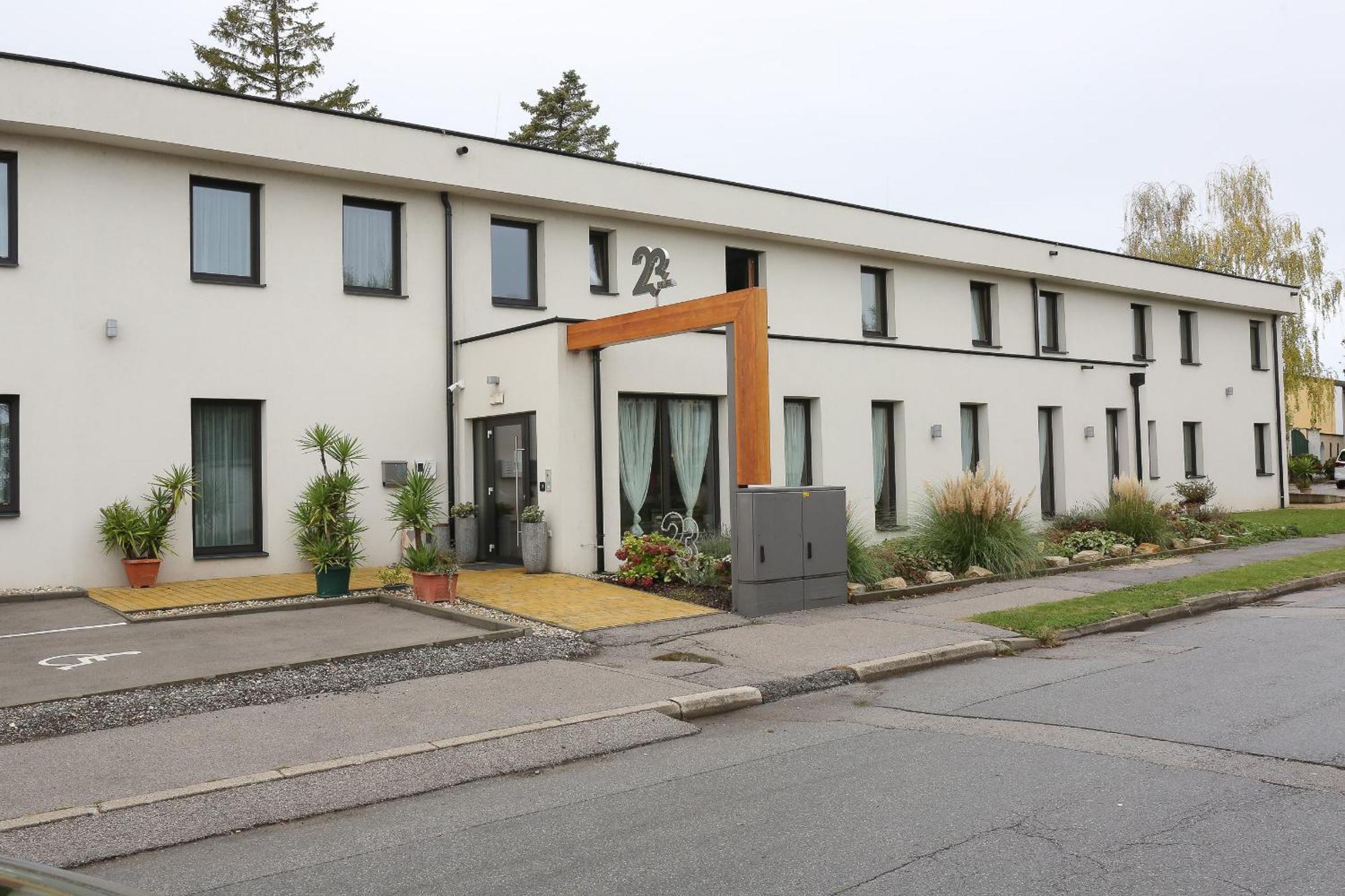 23-Hotel Schwadorf bei Wien ภายนอก รูปภาพ
